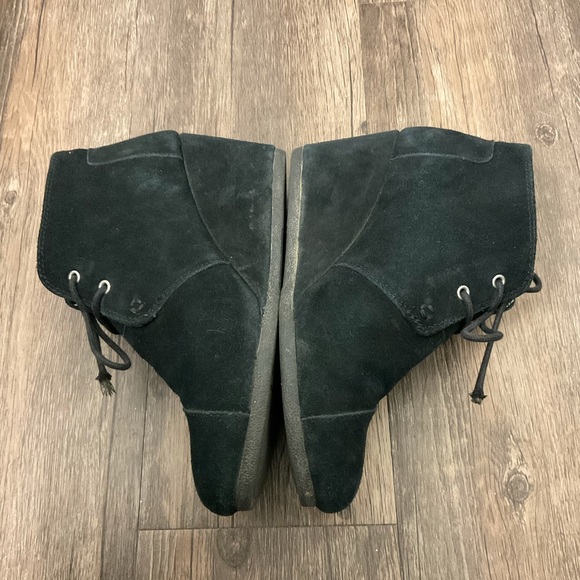TOMS Black Desert Wedge Ankle Bootie, Size 8 - Picture 4 of 6